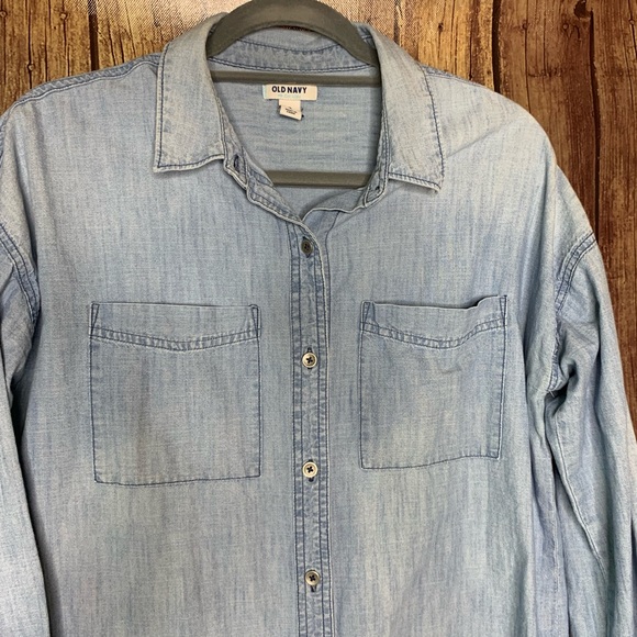 3/$25 Old Navy Oversized Chambray Button Up - Picture 3 of 7